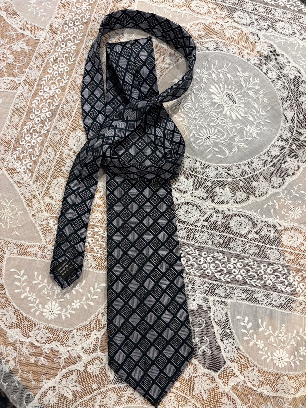 Classic Black and Gray Geometric Silk Tie